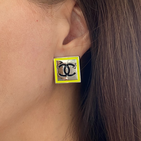 2021B CHANEL YELLOW RUNWAY SQUARE EARRINGS! - Picture 13 of 13